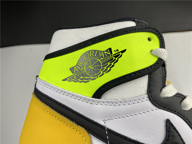 Air Jordan 1 Retro High OG “Volt Gold” 555088-118