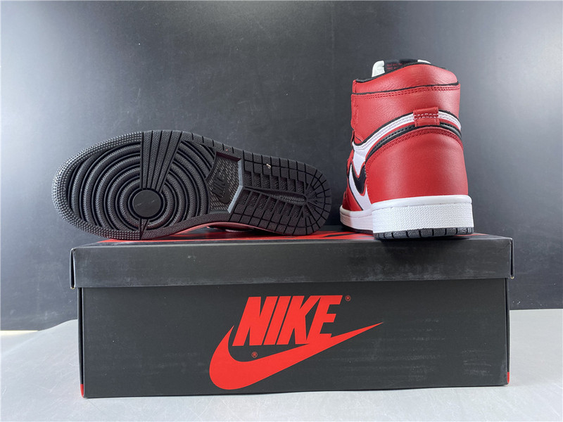 Air Jordan 1 High OG “Bloodline 2.0” 555088-129
