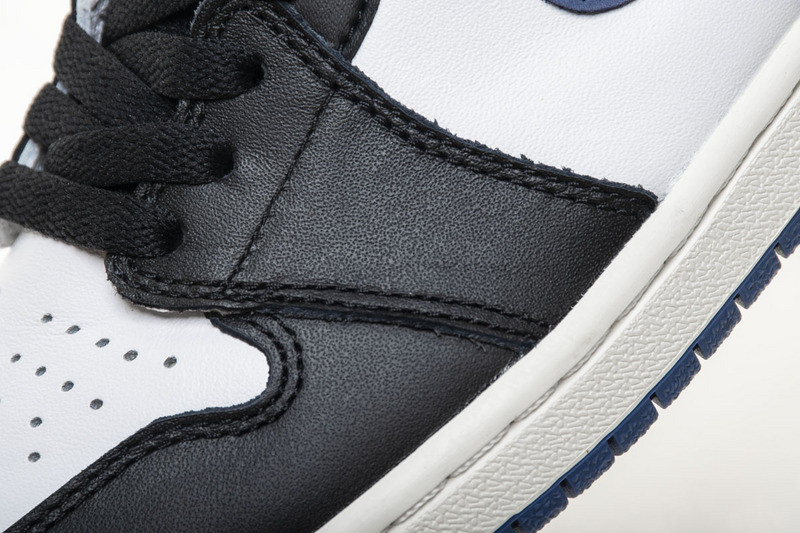 Air Jordan 1 Retro High OG “Blue Moon” 555088-115