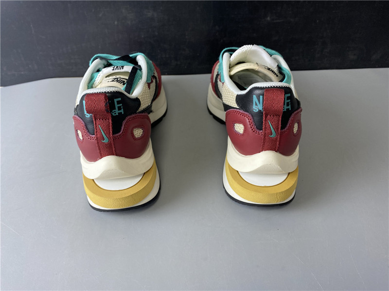 Sacai x Nike Pegasus VaporFly SP CI9928-301