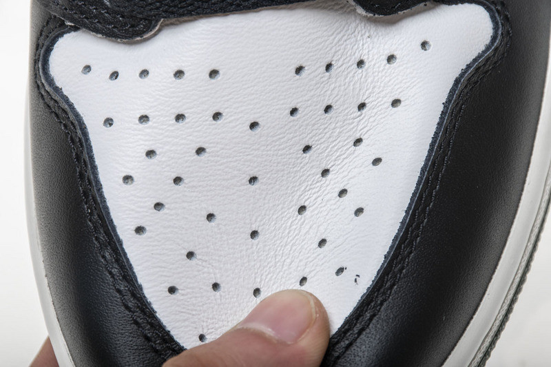 Air Jordan 1 Retro High OG “Clay Green” 555088-135