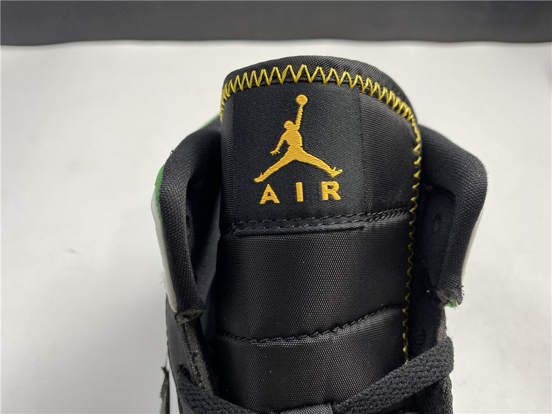 Air Jordan 1 Mid Oakland 852542-101