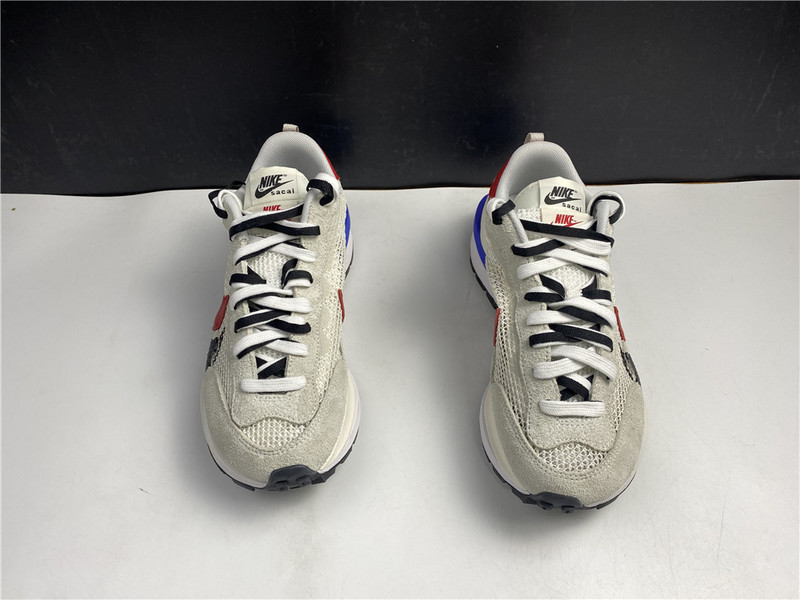 Sacai x Nike VaporWaffle “Royal Fuchsia”CV1363-100