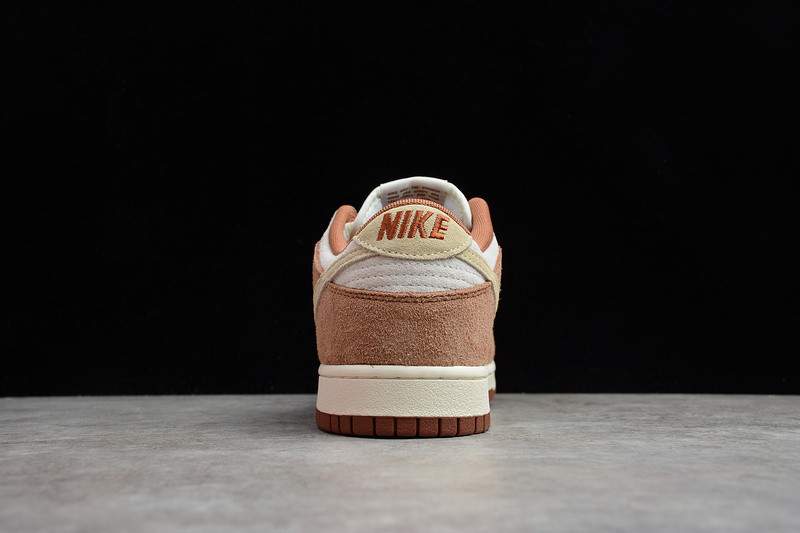 Nike Dunk Low PRM ‘Medium Curry’ DD1390-100