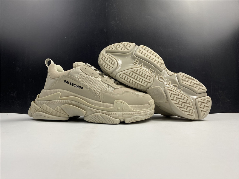 BLCG Triple S 536737-W2FW1-9709