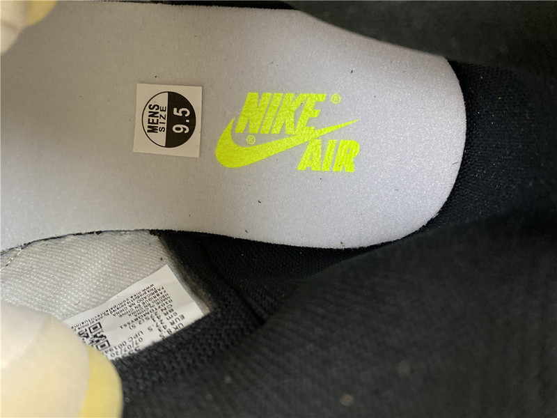 Air Jordan 1 Retro High OG “Volt Gold” 555088-118