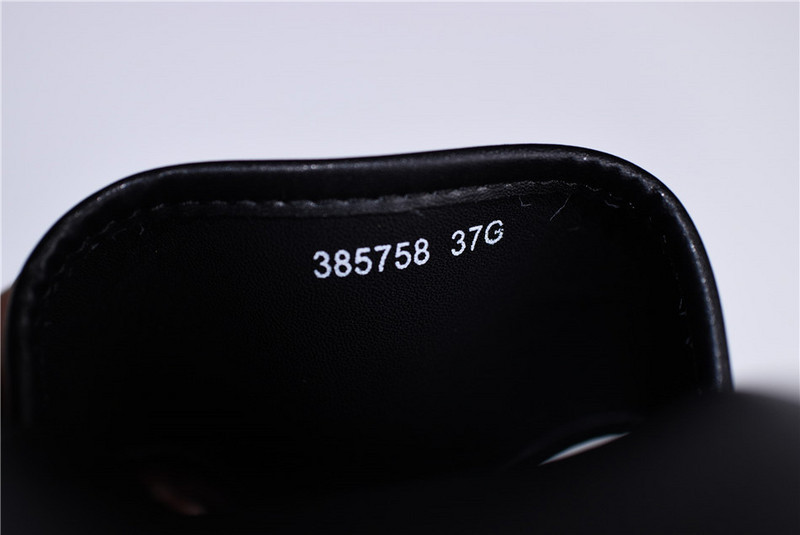 gc black s*p*e canvas G*u*iy print slide