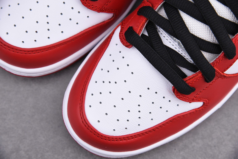 Nike SB Dunk Low "Chicago" BQ6817-600