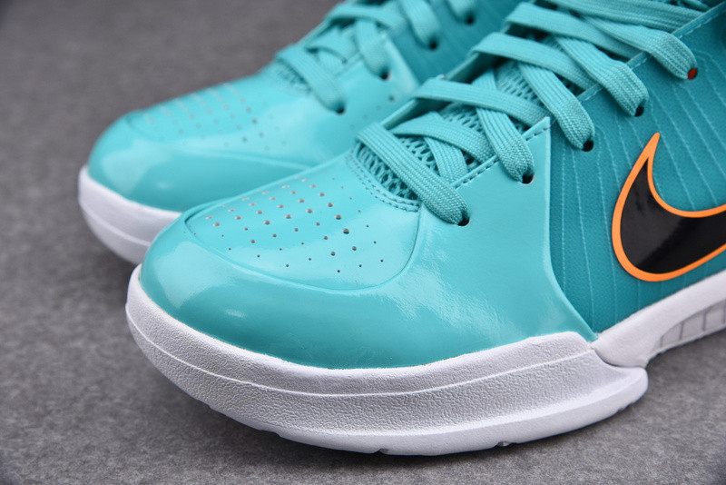 Undefeated x Kobe 4 Protro 