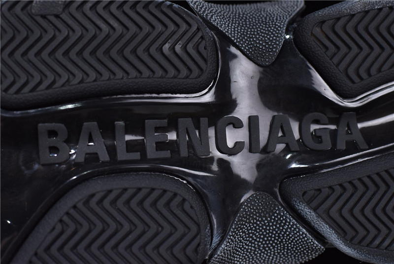 BLCG Triple S Clear Sole Black 541624 W0901 1000