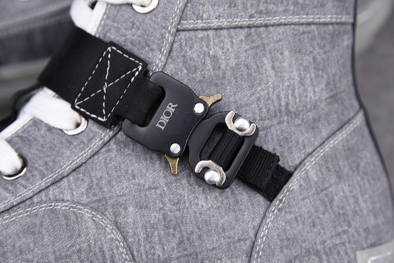 DR B23 High Top Sneaker