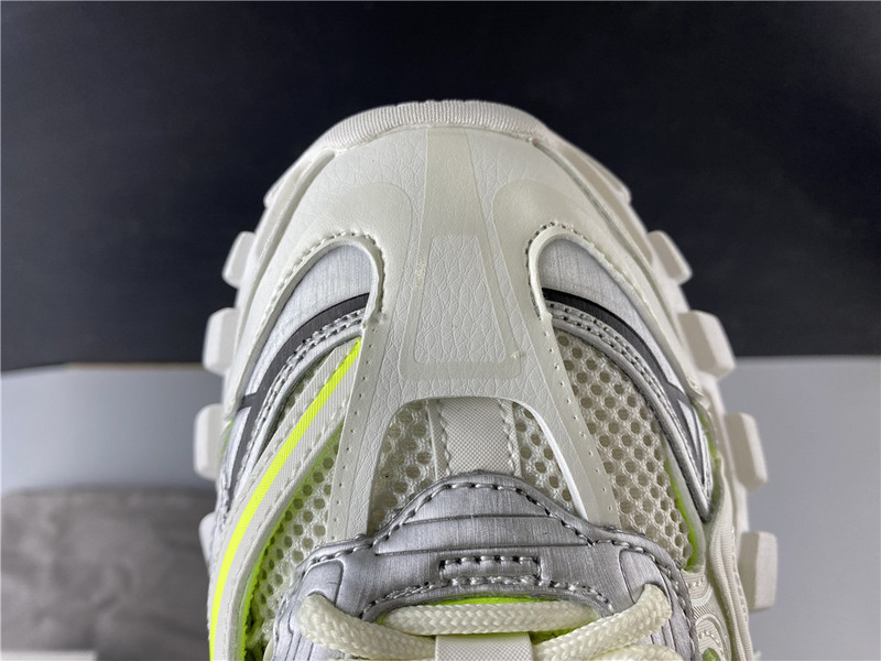 BLCG Track 2.0 568615-W2GN5-5819