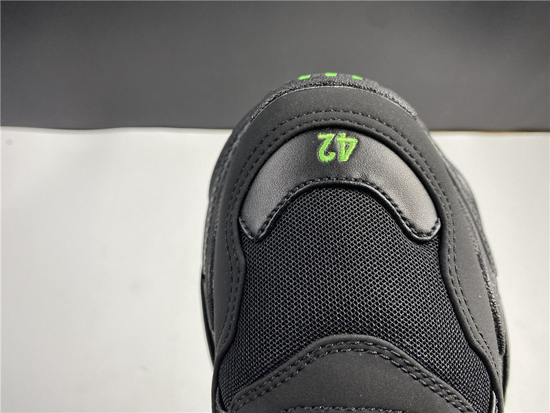 BLCG Triple S 542039-W2PW1-4881