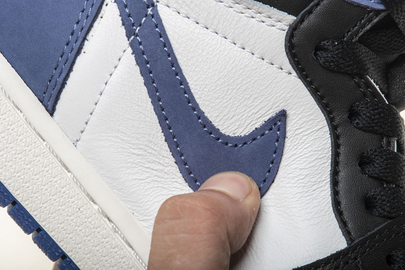 Air Jordan 1 Retro High OG “Blue Moon” 555088-115