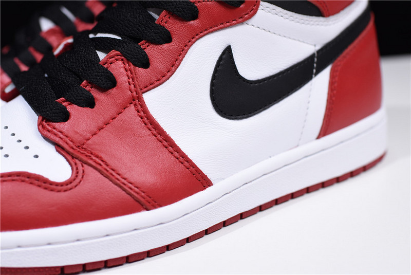 Air Jordan 1 Retro High OG "Chicago" 555088-101