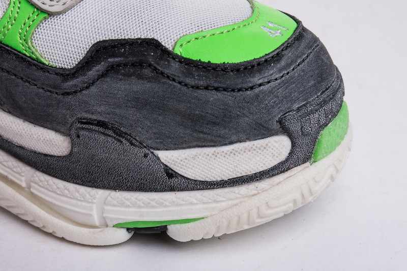 BLCG TRIPLE S 483513-W06E1