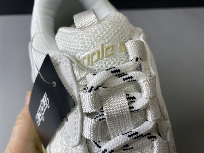 BLCG Triple S 544351-W09O1-0828