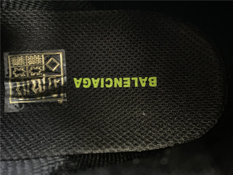 BLCG Triple S 542039-W2FA1-7633