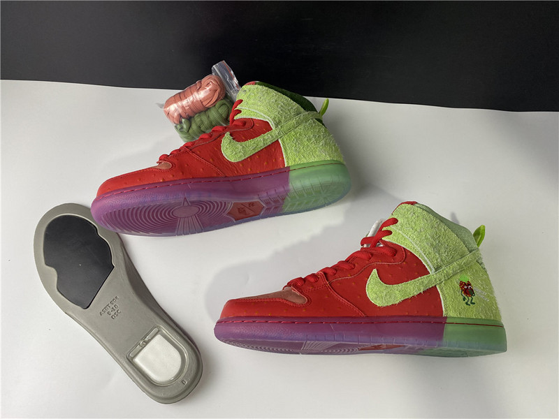 Nike SB Dunk High “Strawberry Cough” CW7093-600