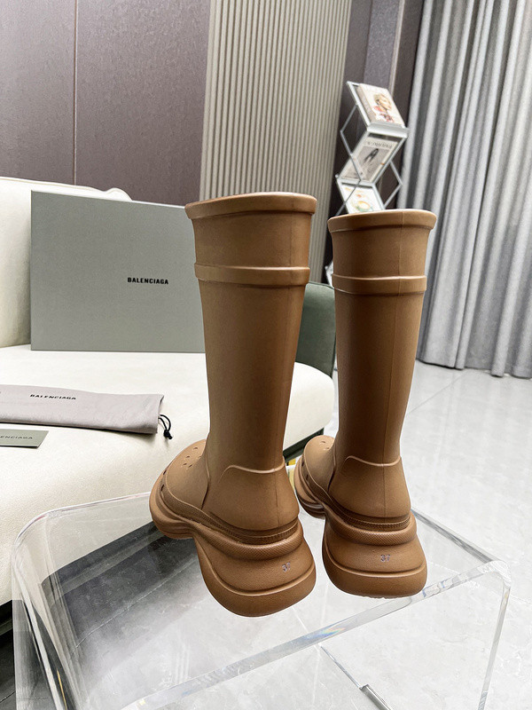 Ba*len*cia*ga boots