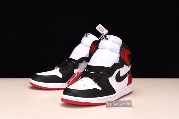 Air Jordan 1 Retro High “Satin Black Toe” CD0461-016