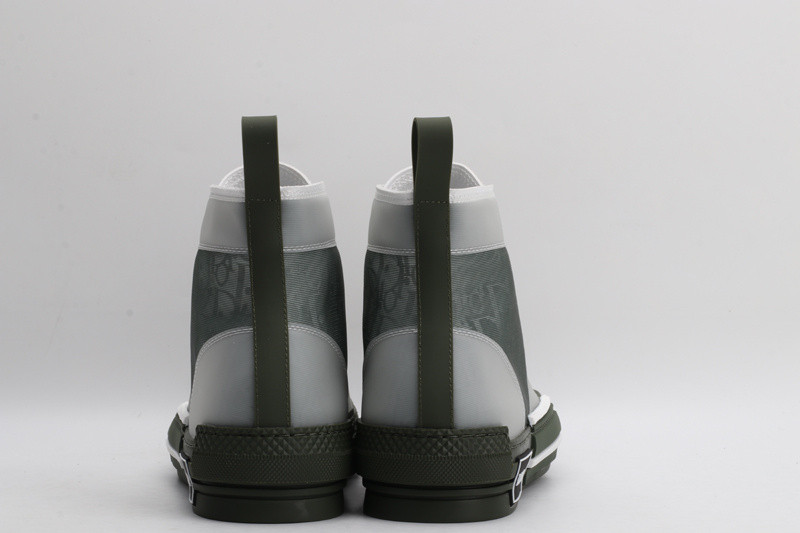 DR B23 High Top Sneaker