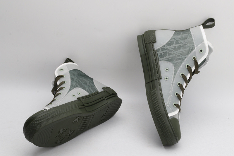 DR B23 High Top Sneaker