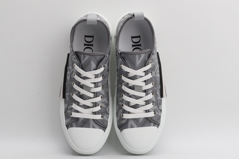 DR B23 High Top Sneaker