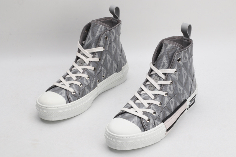 DR B23 High Top Sneaker