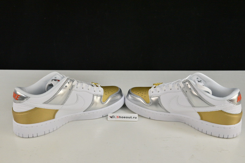 Nike Dunk Low WMNS “Metallic” DH4403-700