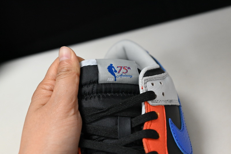 NBA x Nike Dunk Low EMB “Knicks” DD3363-002