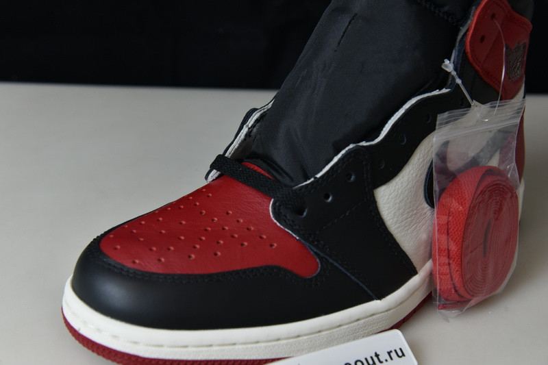 Air Jordan 1 Retro High OG Bred Toe 555088-610