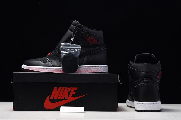 Air Jordan 1 Retro High OG “Black Satin” 555088-060