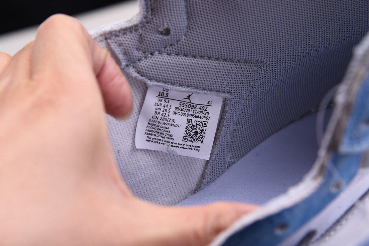 Air Jordan 1 High OG “Hyper Royal” 555088-402