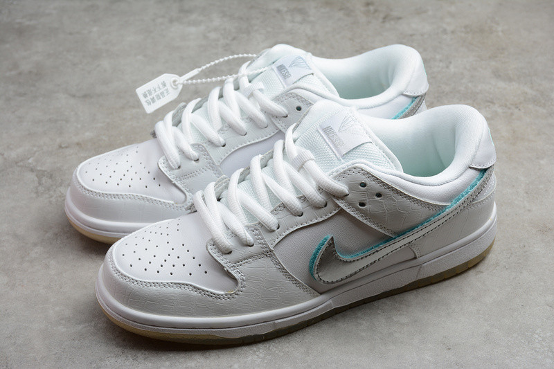 Di*m*nd x nike sb dunk low bv1310-100