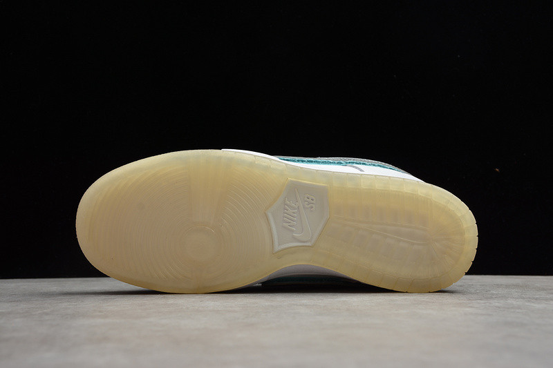 Di*m*nd x nike sb dunk low bv1310-100