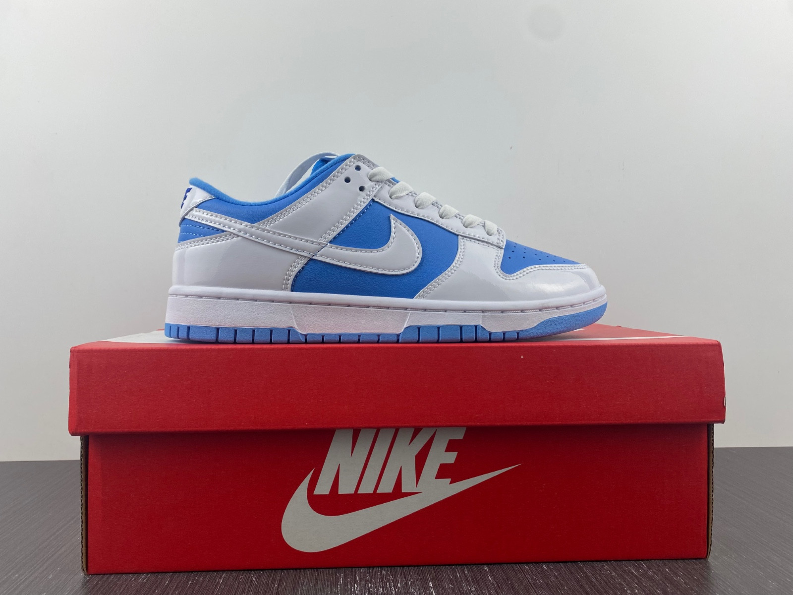 Nike Dunk Low WMNS “Reverse UNC” DJ9955-101