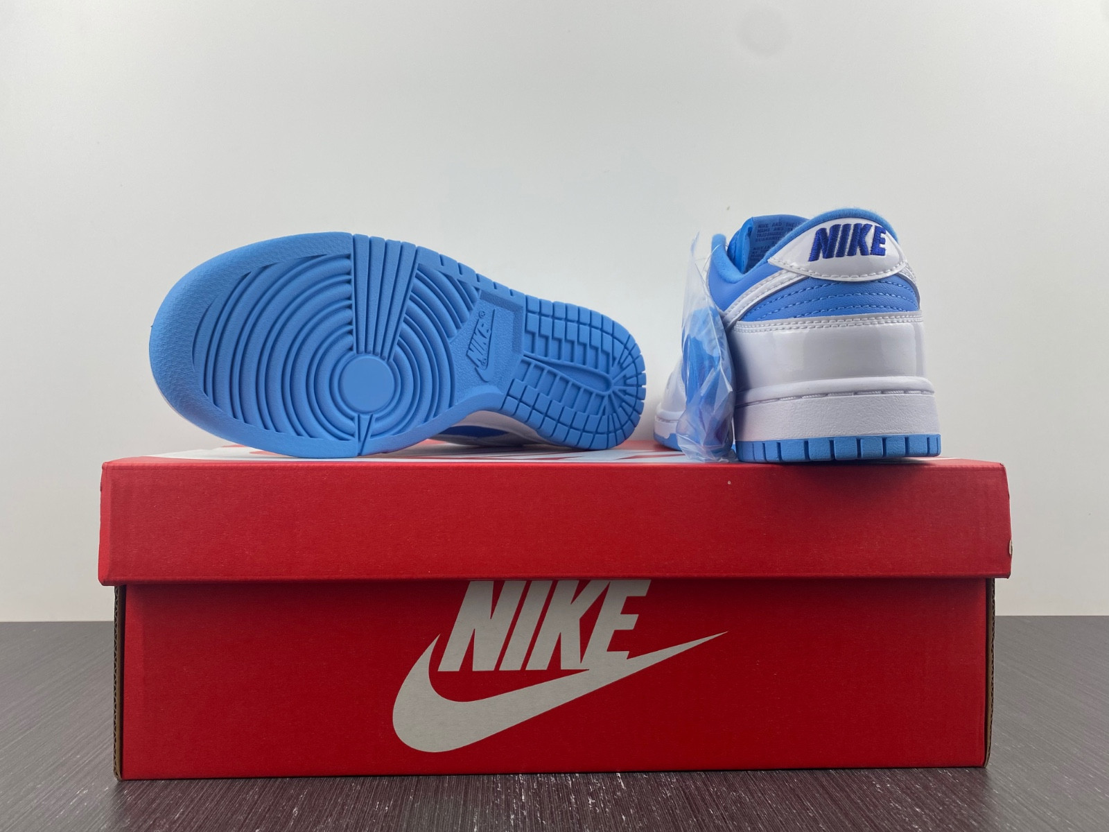 Nike Dunk Low WMNS “Reverse UNC” DJ9955-101