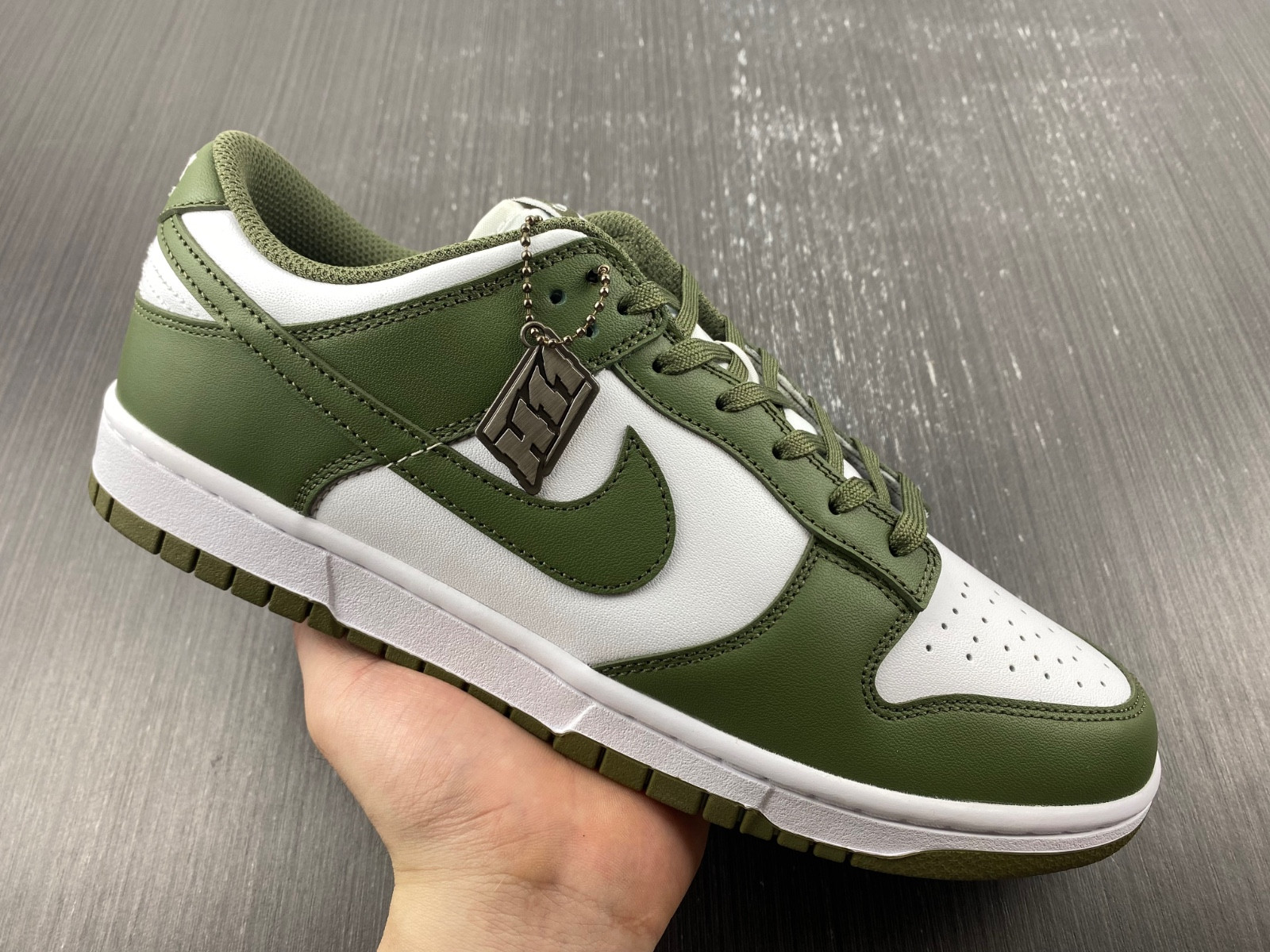 Nike Dunk Low WMNS “Medium Olive” DD1503-120