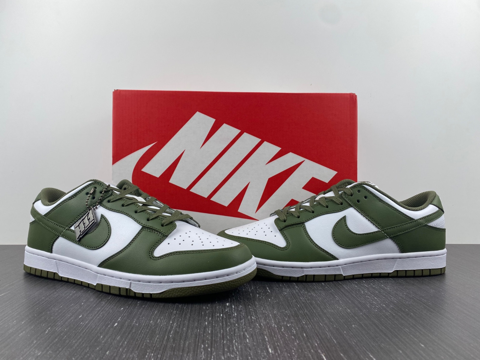 Nike Dunk Low WMNS “Medium Olive” DD1503-120