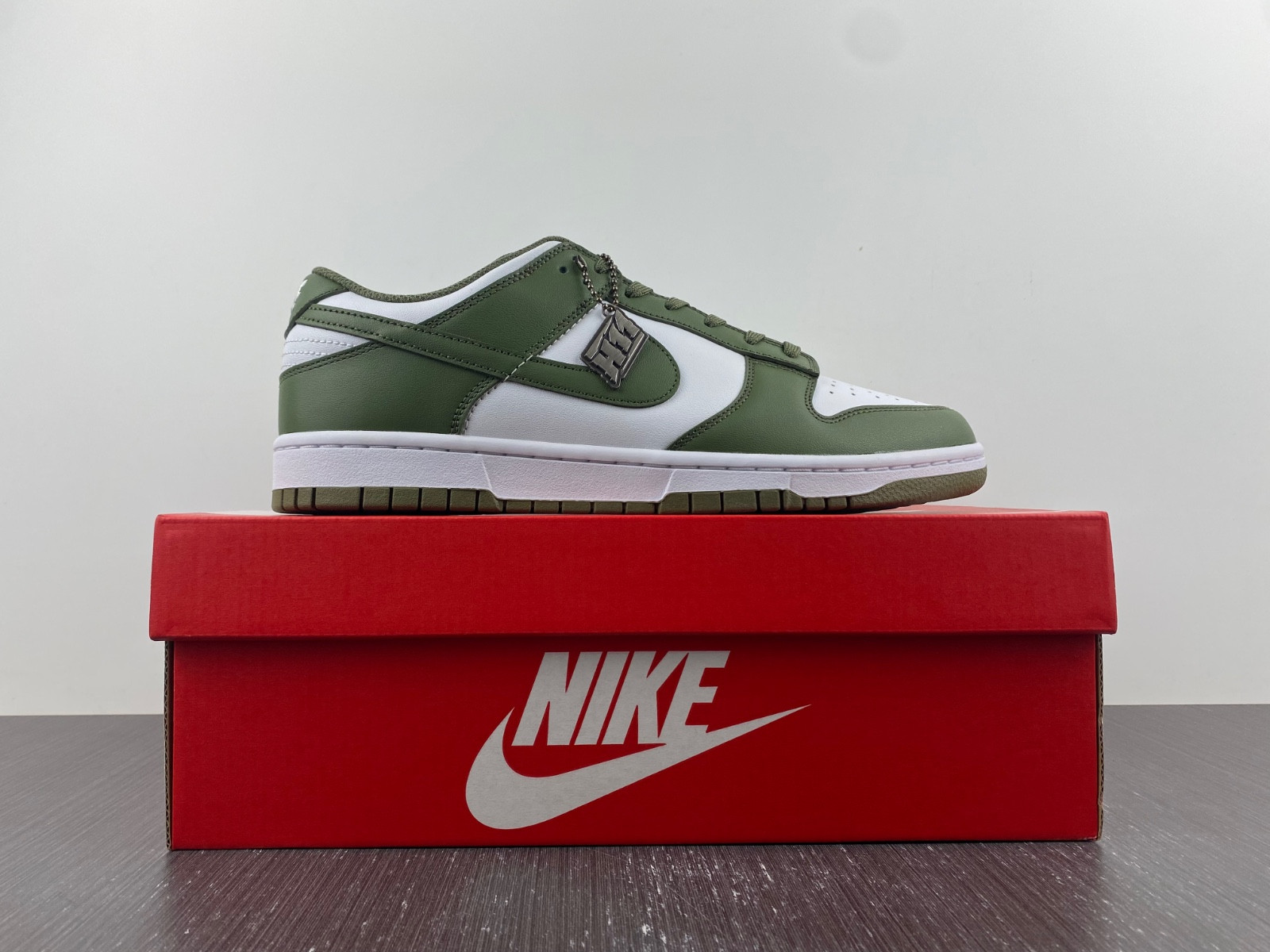 Nike Dunk Low WMNS “Medium Olive” DD1503-120