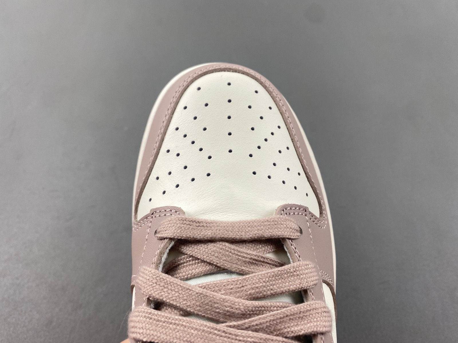 Nike Dunk Low “Diffused Taupe” DD1503-125