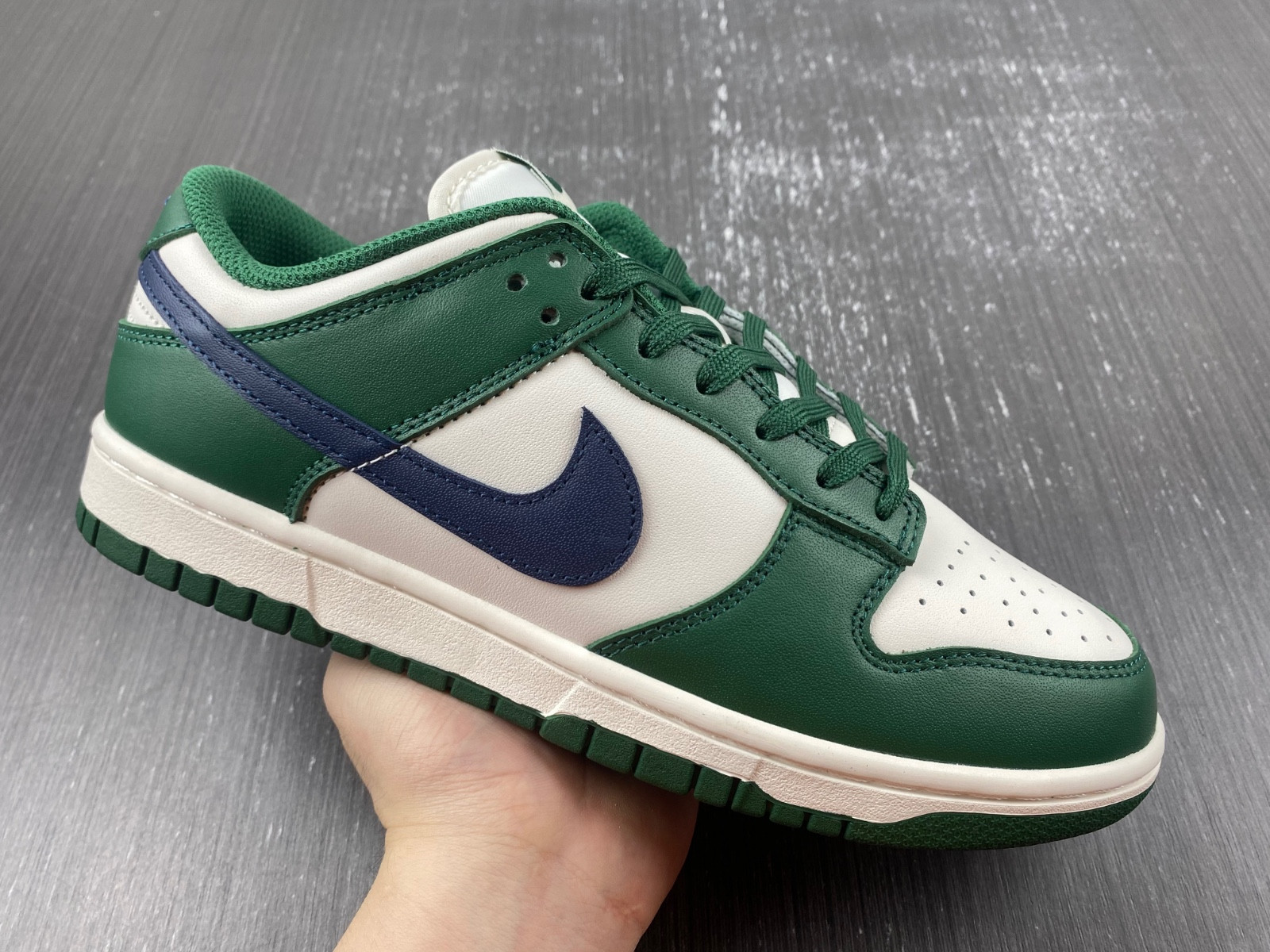 Nike Dunk Low “Gorge Green” DD1503-300