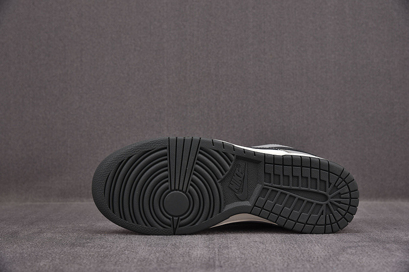 Dunk Low“Light Smoke Grey DD1503-117