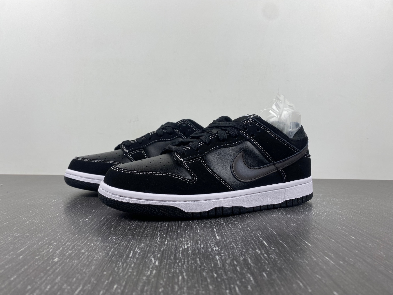 Nike Dunk Low “Airbrush ” FD6923-001