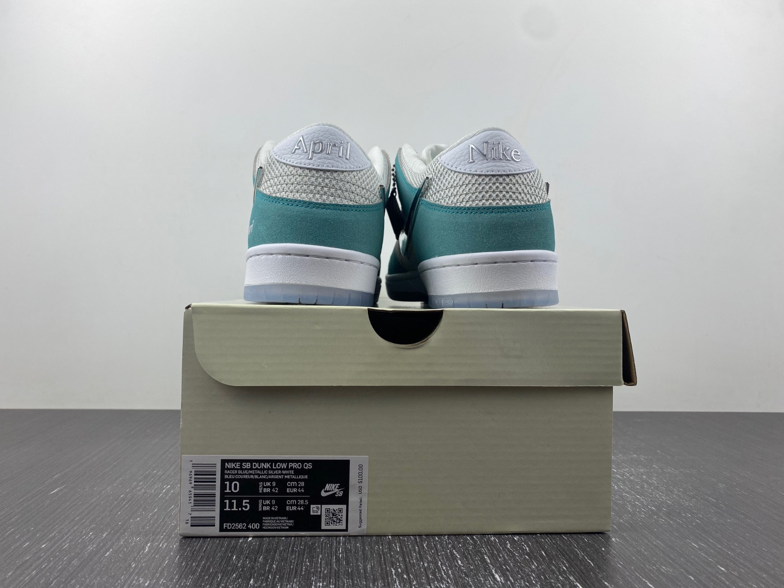 Dunk Low FD2562-400