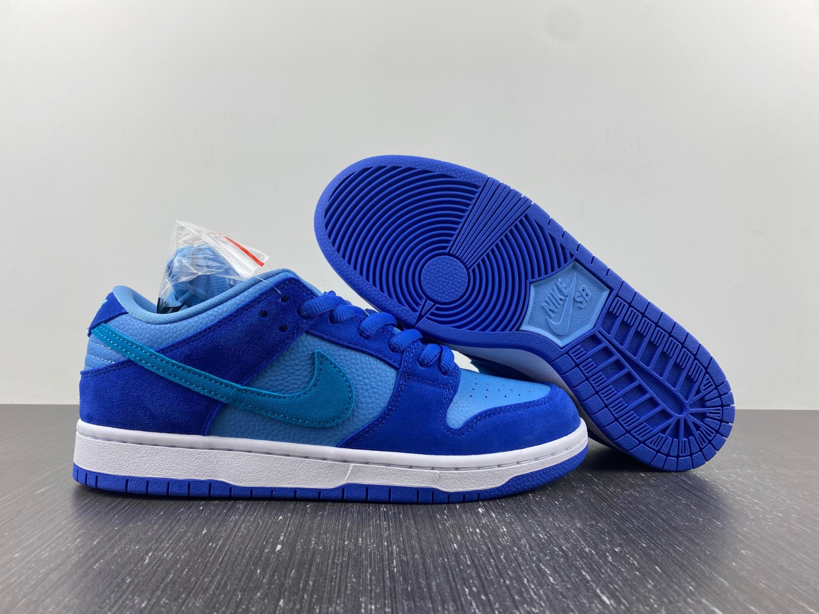 Nike SB Dunk Low pro Blue Raspberry DM0807-400