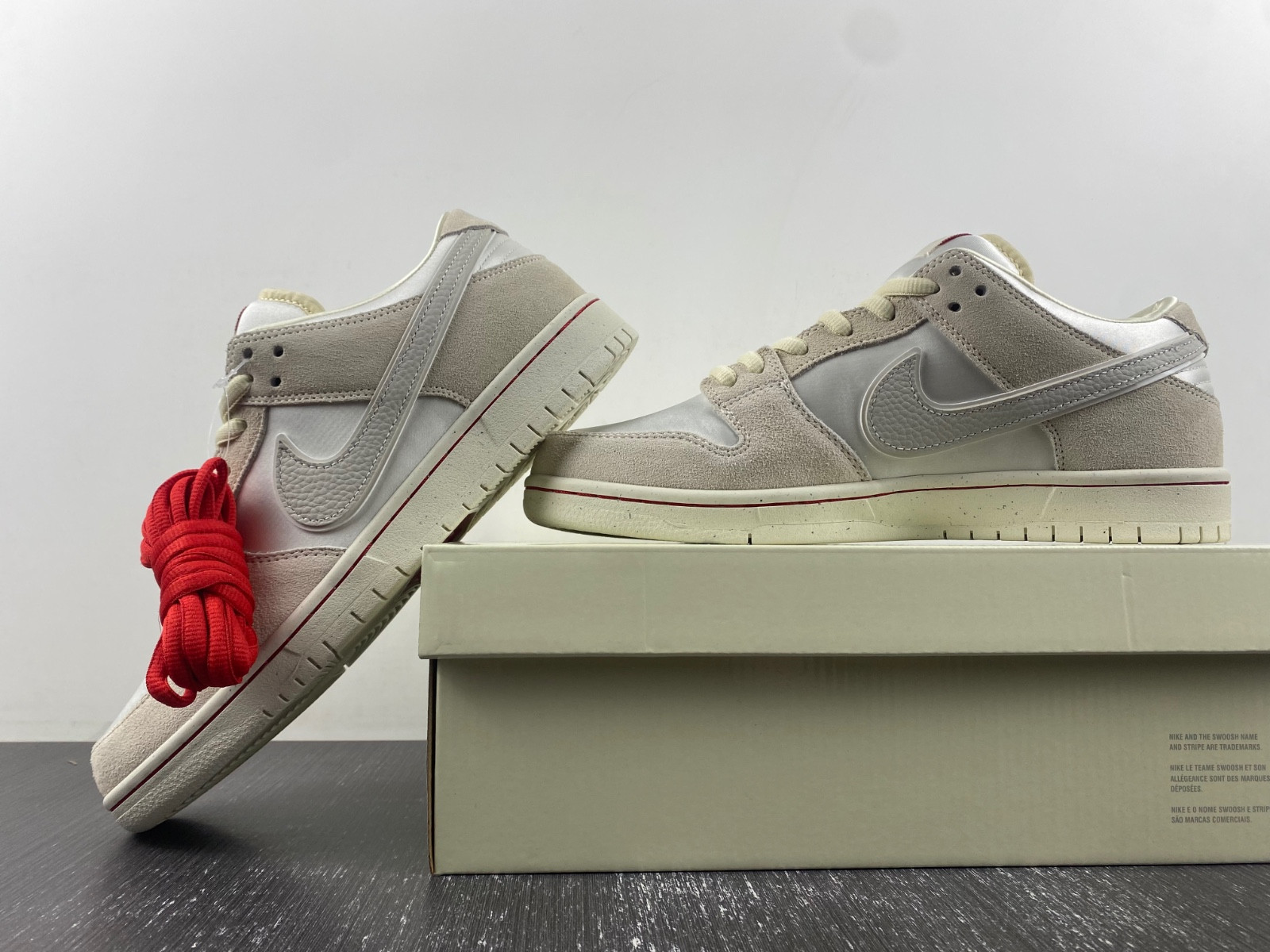 Nike SB Dunk Low “City of Love” FZ5654-100