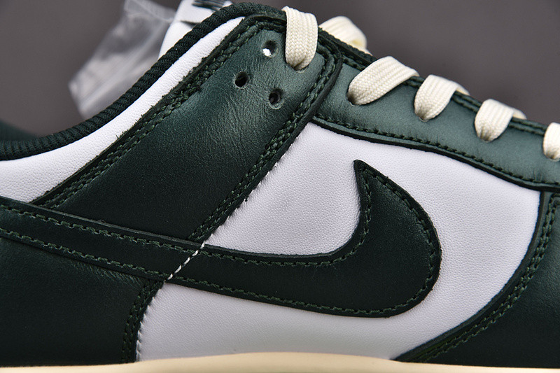 Nike Dunk Low “Vintage Green” DQ8580-100