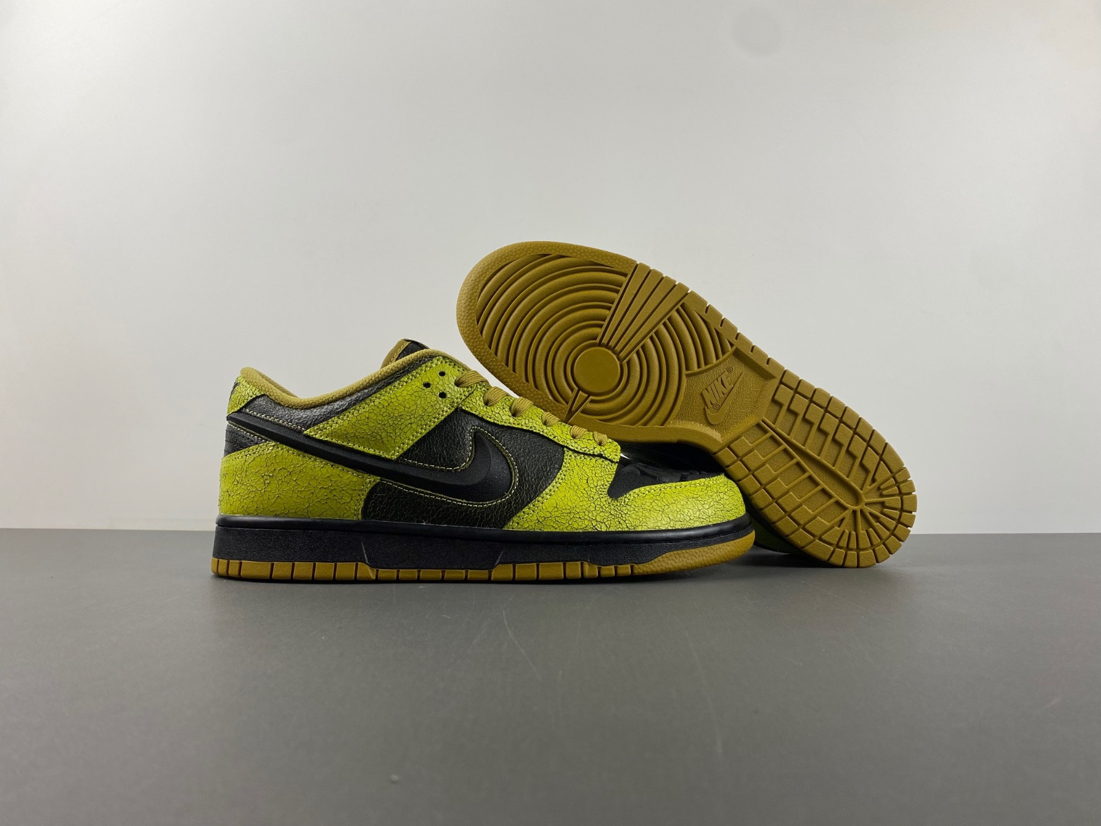 Nike Dunk Low “Halloween” HV6103-300